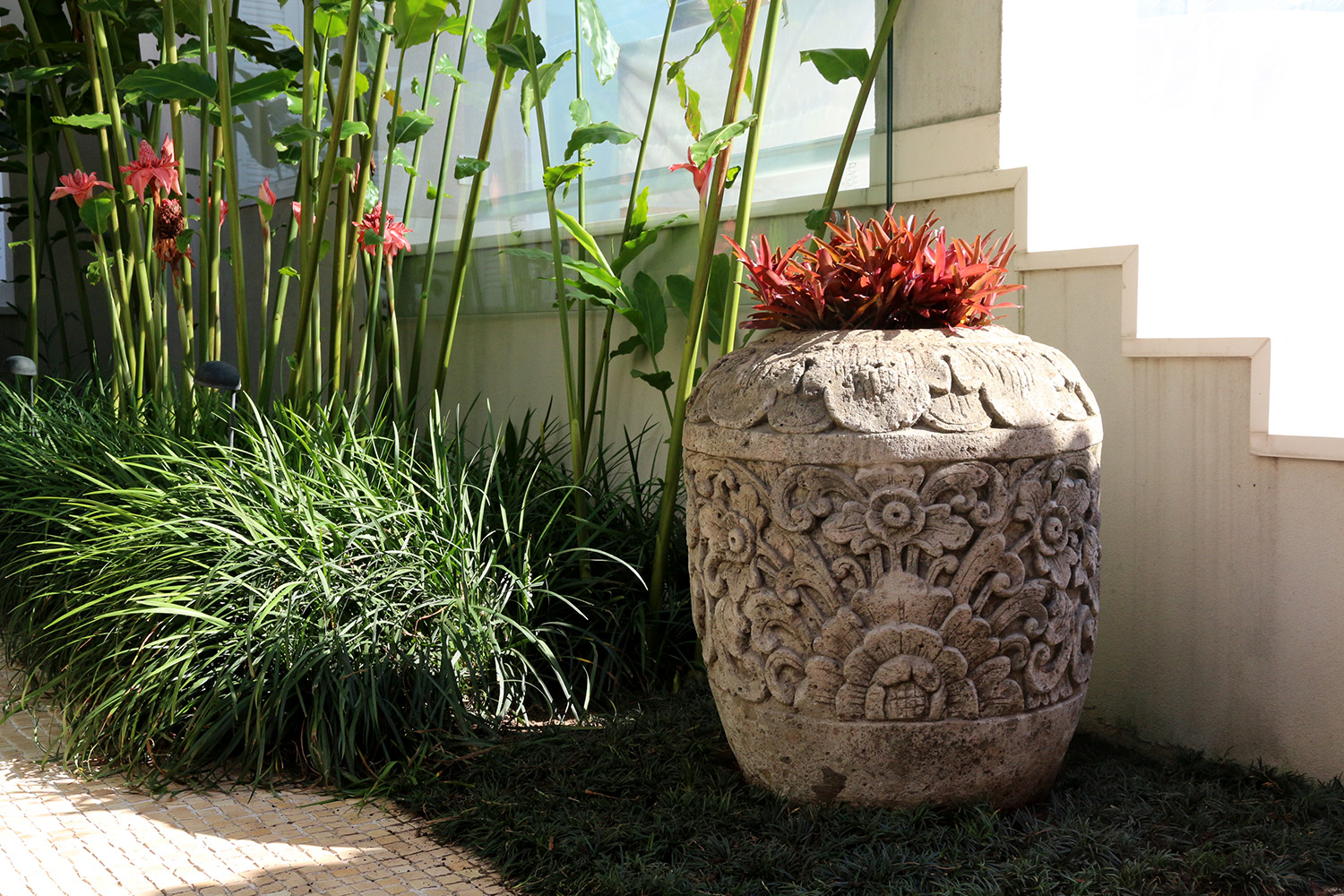 Vaso de pedra Tropical